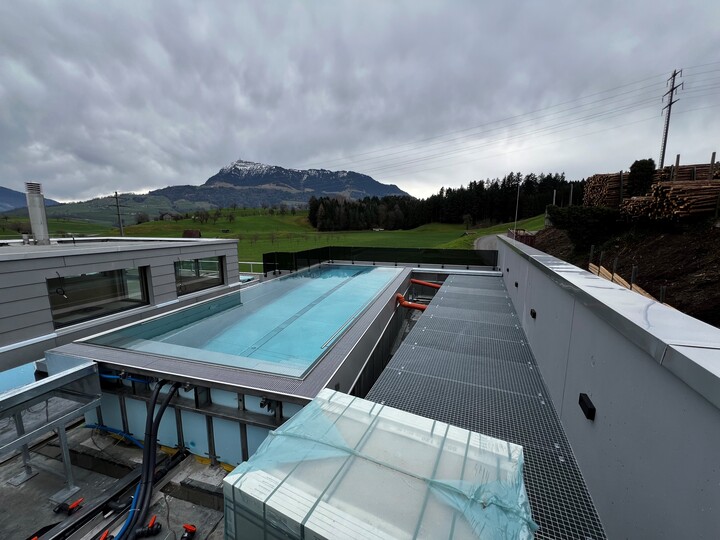 Die Stelzlager Pedestal Prime® bilden die Basis einer wunderschönen Dachterrasse in der Schweiz